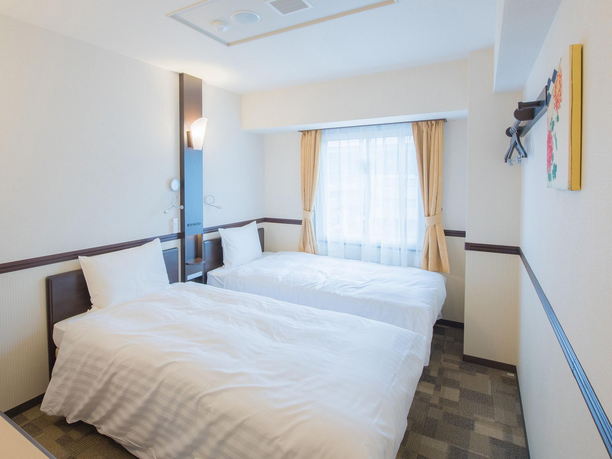 Toyoko Inn Yokohama Kannai Exterior foto