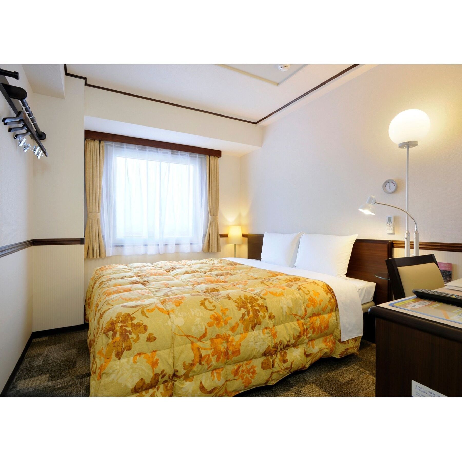Toyoko Inn Yokohama Kannai Exterior foto