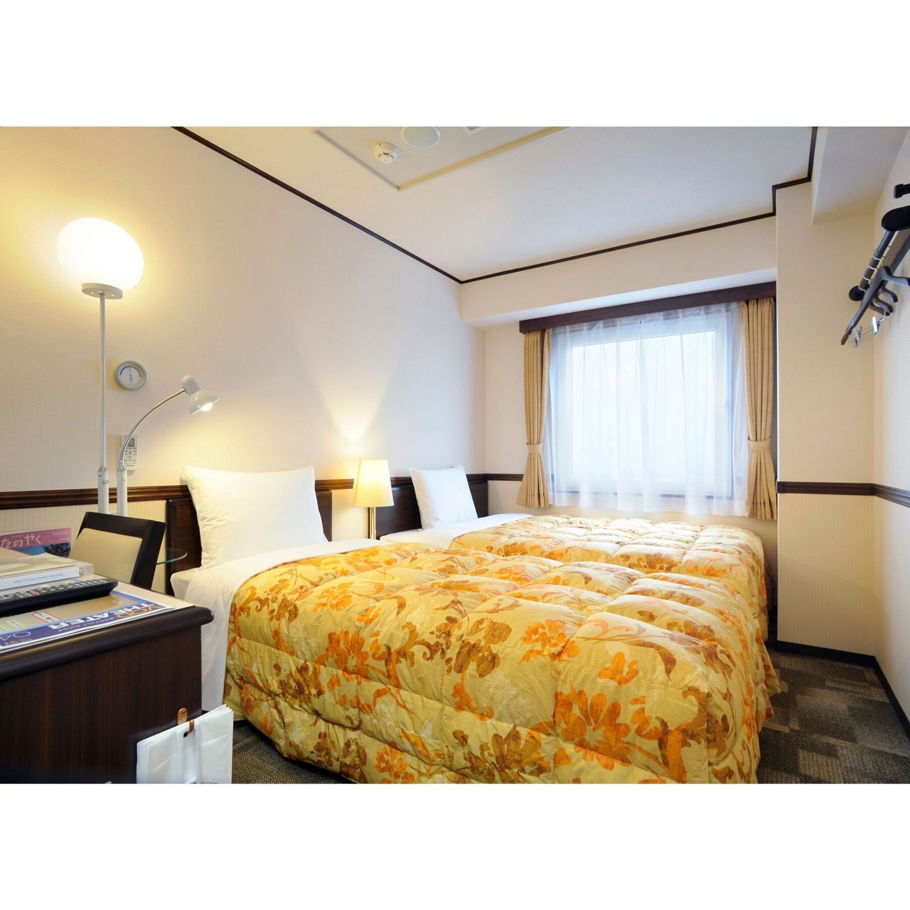 Toyoko Inn Yokohama Kannai Exterior foto